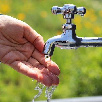 Collaborator faucet-g039001747_1920