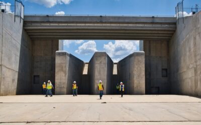 Who Is at Risk in construction Management at-Risk Projects?